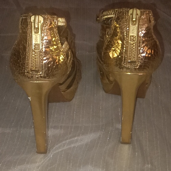 Jessica Simpson Size 5.5 Gold Strappy Heels - Picture 4 of 4